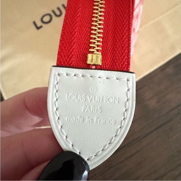 LOUIS VUITTON Limited Edition Crafty Giant Monogram Toiletry Pouch! 10x8x2! NEW! - Picture 5 of 6